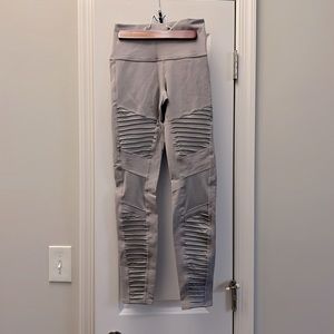 New with tags Alo Yoga high waist moto leggings